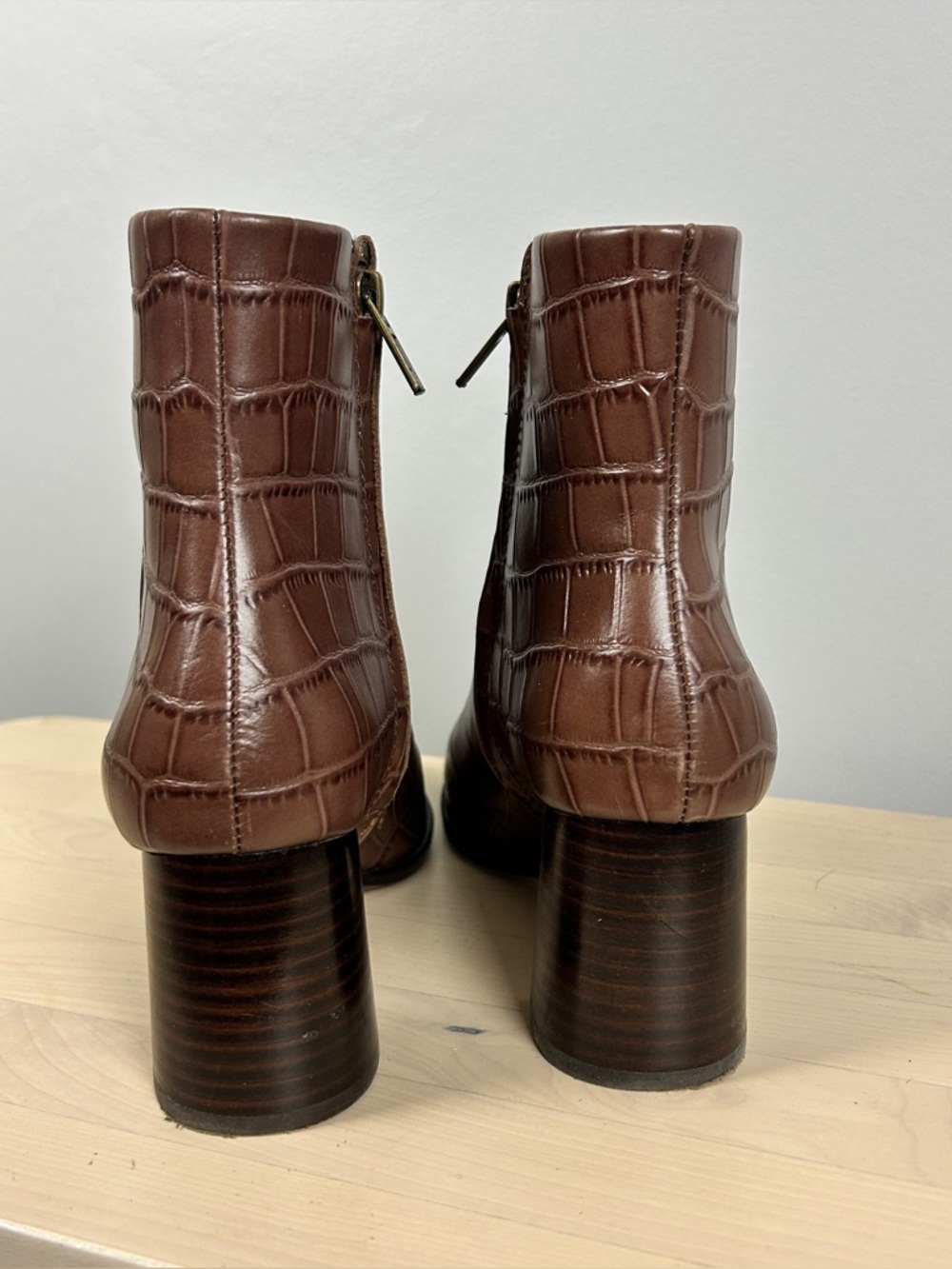 MADEWELL Mira Side Seam Ankle Boot Croc Embossed Leather Brown Sz 6 - Picture 2 of 8